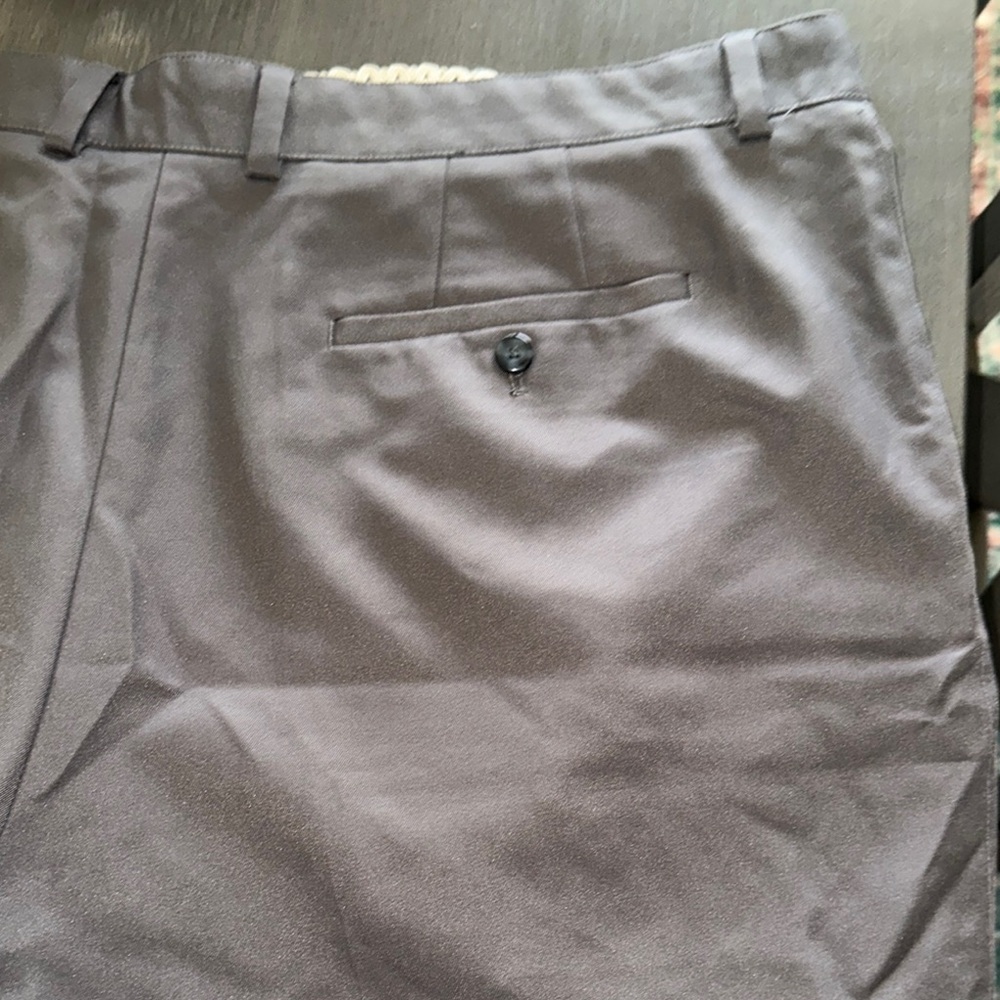 Van Heusen Men's Charcoal Flat Front Shorts - Picture 4 of 4